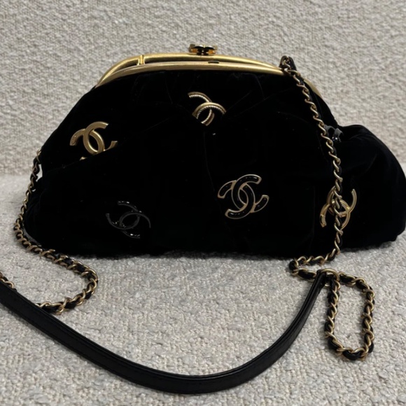 Authentic Pre-Owned Chanel CC Chain Dome Frame Clutch Embellishment Velvet - Picture 12 of 15